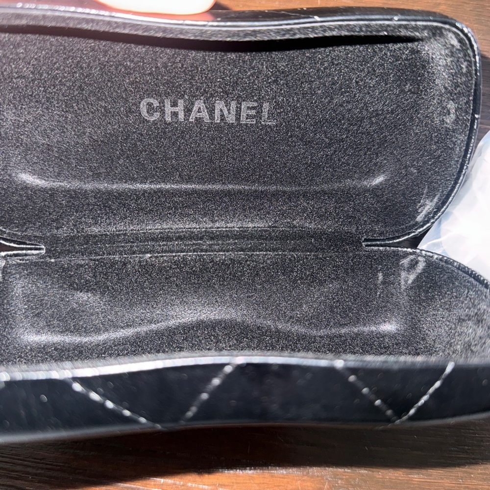 Designer Sunglasses - Picture 4 of 8